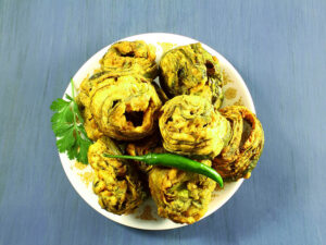 Aluvadi Steamed Colocasia Leaves