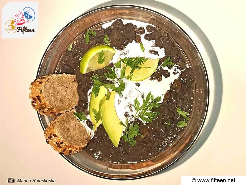 Slow Cooker Black Beans Soup