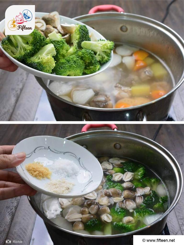 Canh Suon Heo Step 4 Add the Vegetables2