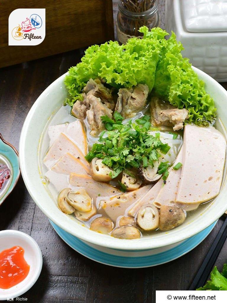 Thick Noodle Soup With Pork Ribs